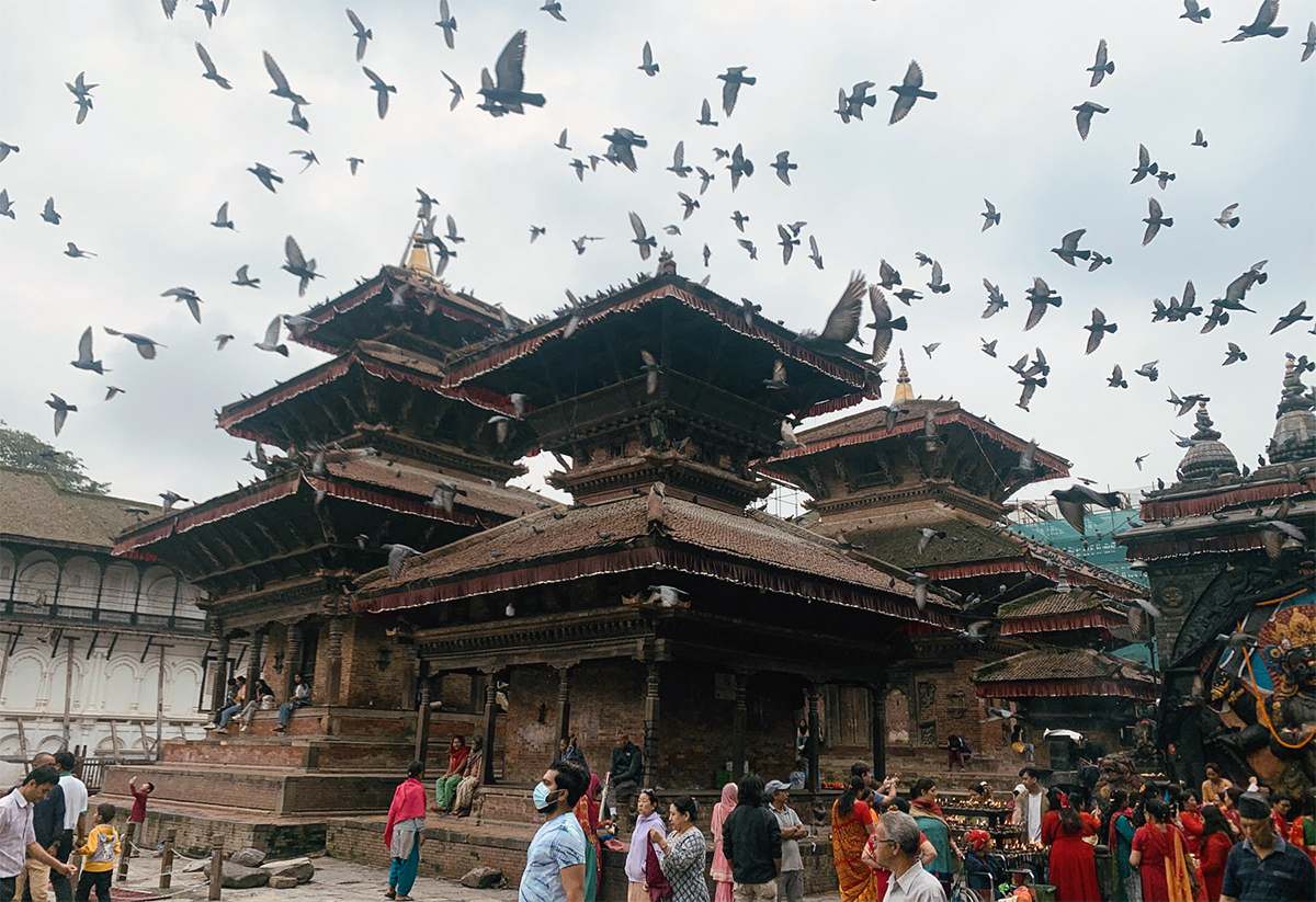 हनुमानढोका दरबार परिसरकाे कालभैरव दर्शनार्थीको घुइँचो